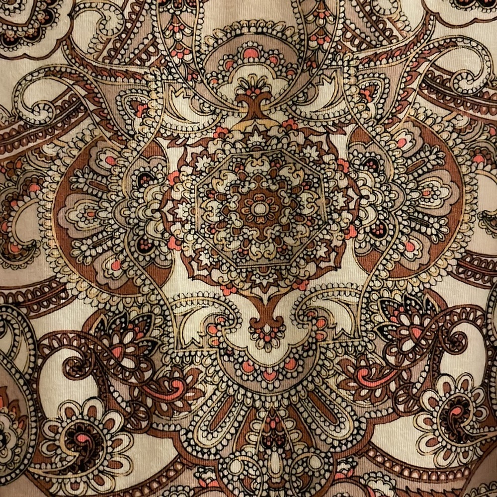 Dusty Rose Paisley Tee - Picture 3 of 7